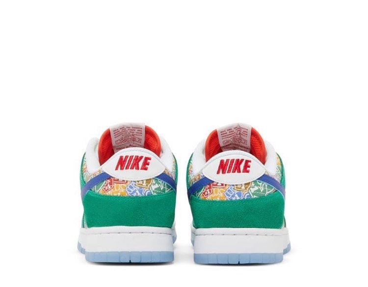 Nike  Dunk Low Foam Finger